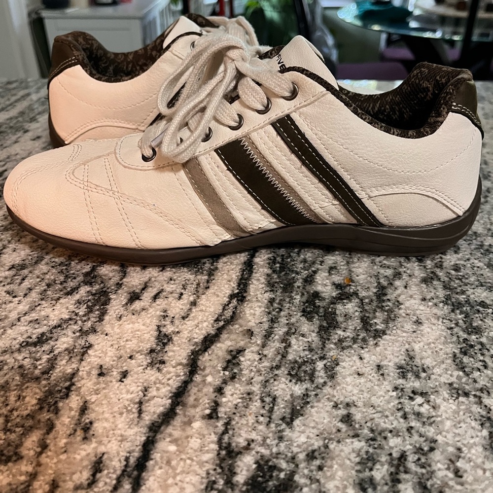 Sneakers/casual shoes